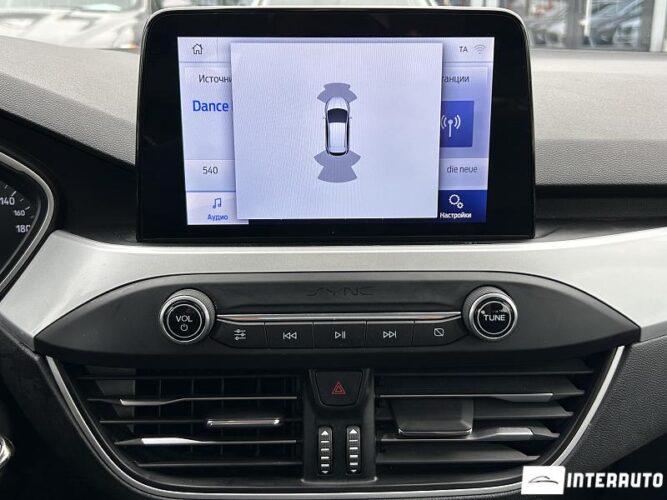 Ford Focus 42 interauto-car