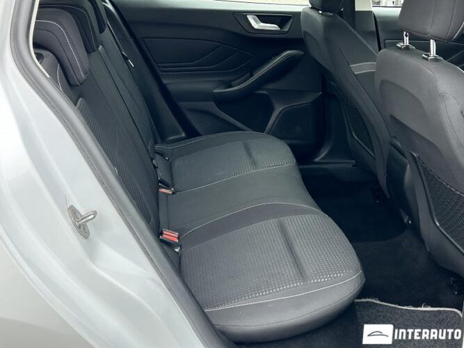 Ford Focus 46 interauto-car