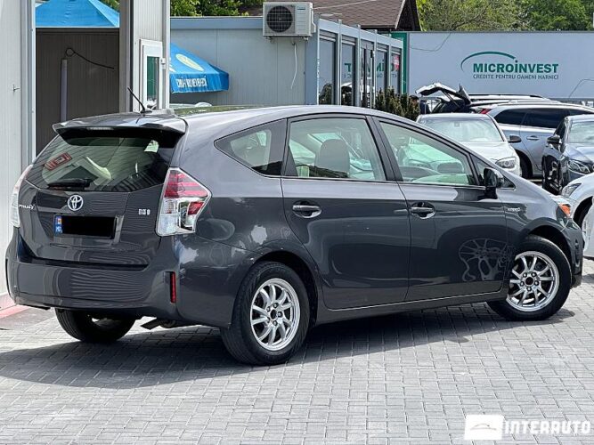 Toyota Prius Plus / V 32 interauto-car