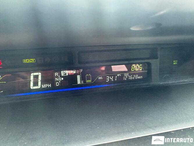 Toyota Prius Plus / V 38 interauto-car