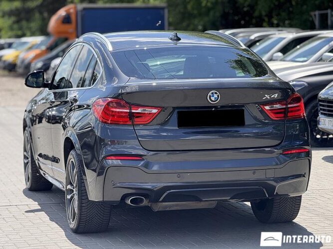 BMW X4 2.0D 33 interauto-car
