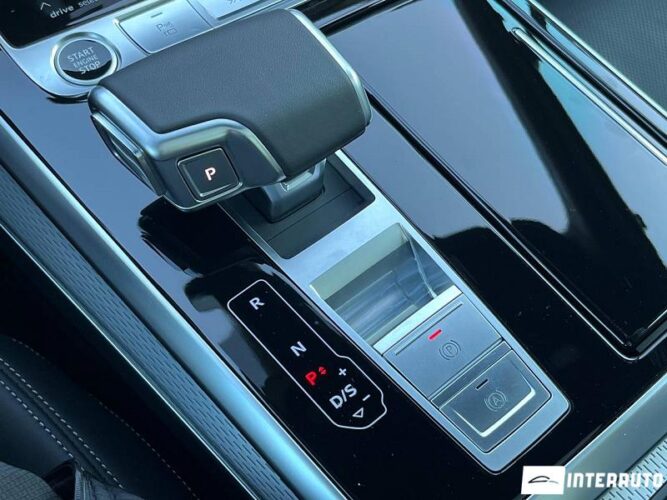 Audi Q7 49 interauto-car