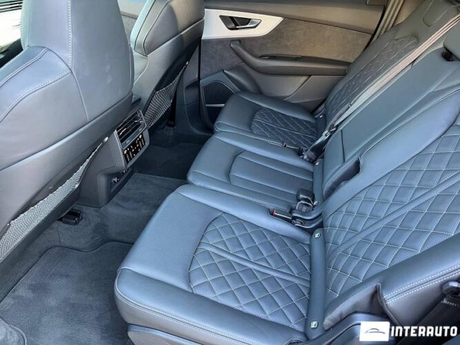 Audi Q7 47 interauto-car