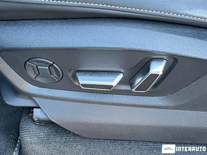 Audi Q7 42 interauto-car