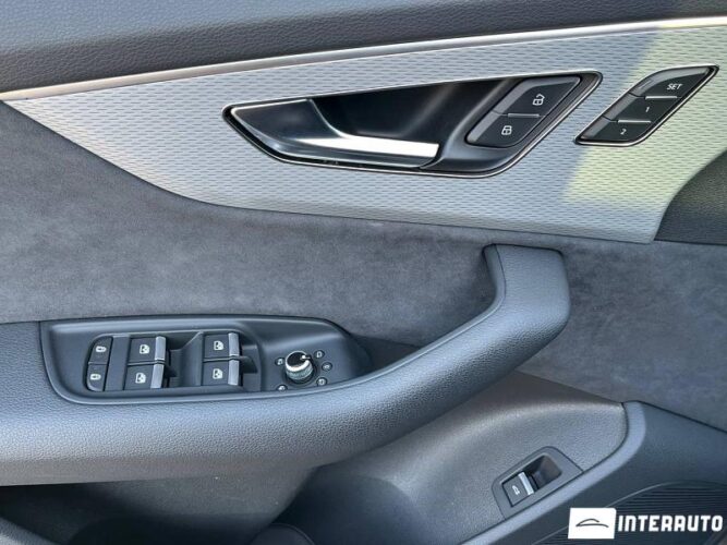Audi Q7 44 interauto-car