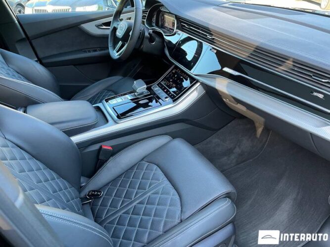 Audi Q7 43 interauto-car