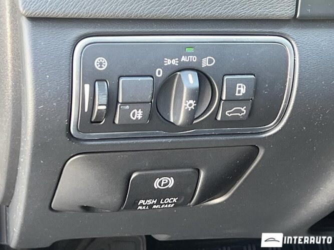 Volvo V 60 41 interauto-car