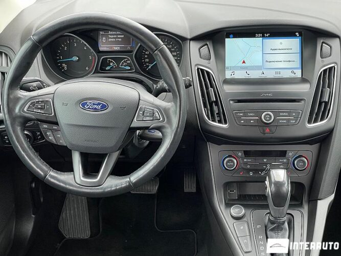 Ford Focus 32 interauto-car