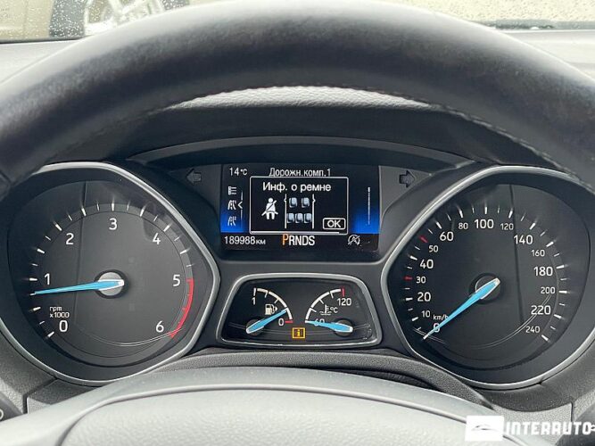 Ford Focus 33 interauto-car