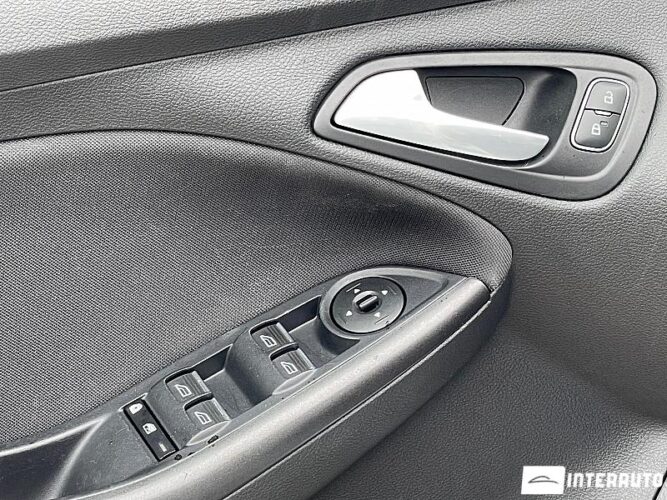 Ford Focus 30 interauto-car