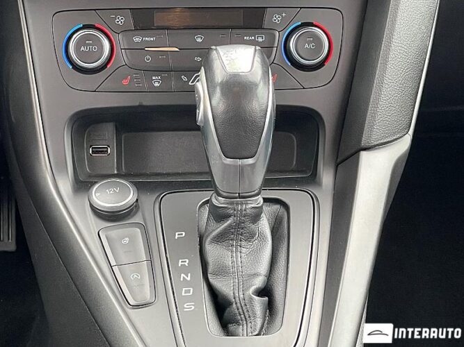 Ford Focus 36 interauto-car