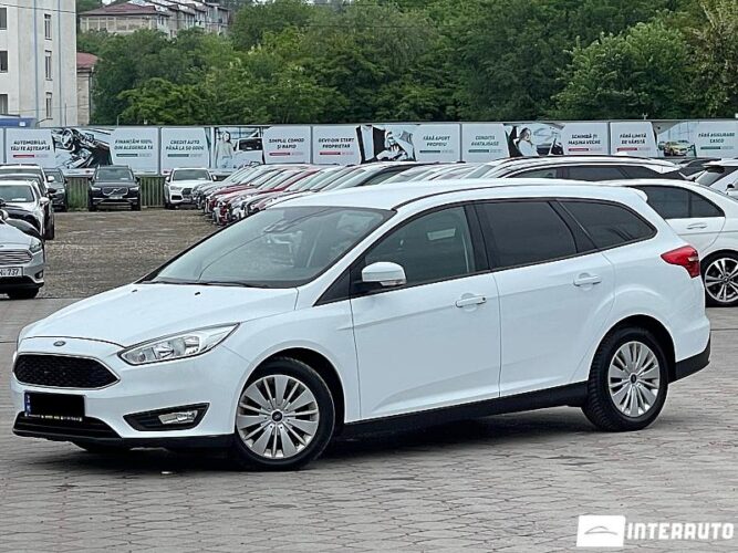 Ford Focus 26 interauto-car