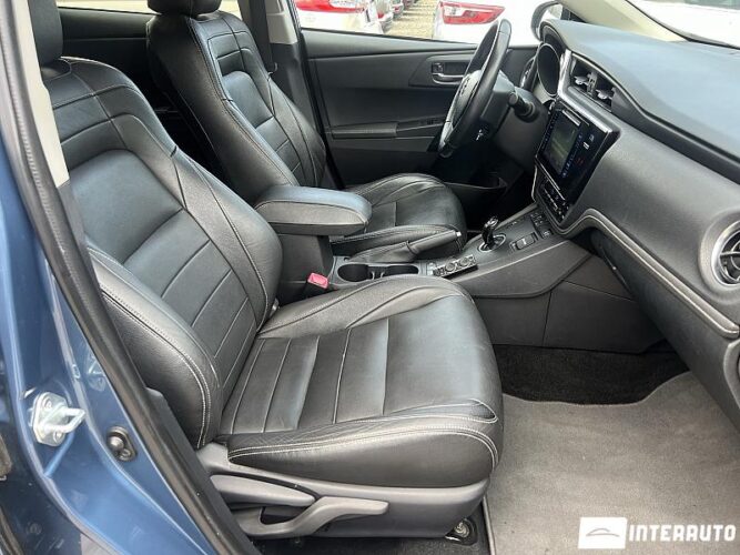 Toyota Auris 46 interauto-car