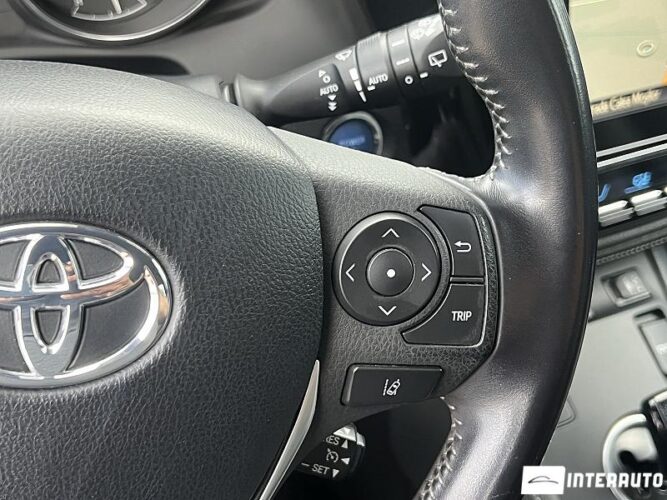 Toyota Auris 41 interauto-car