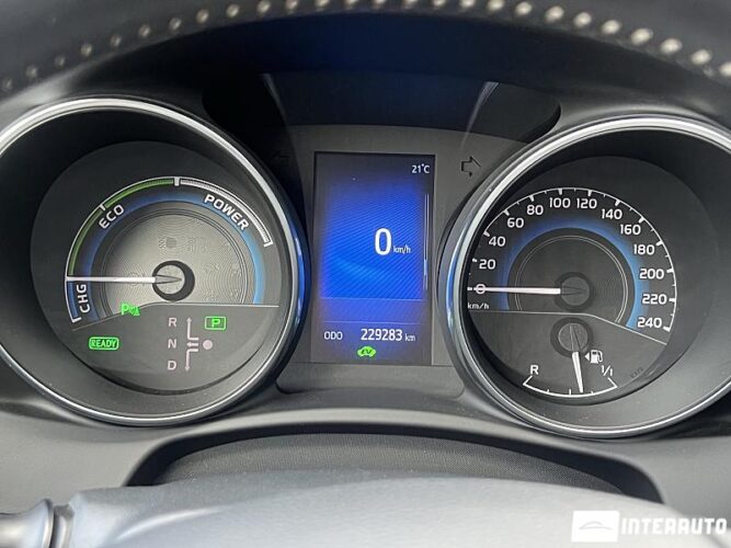 Toyota Auris 42 interauto-car