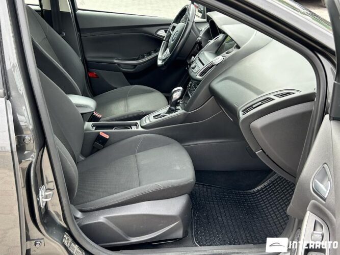 Ford Focus 42 interauto-car