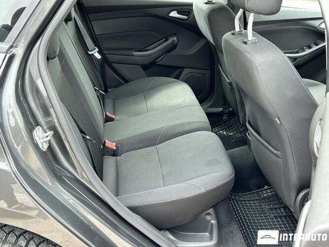 Ford Focus 44 interauto-car