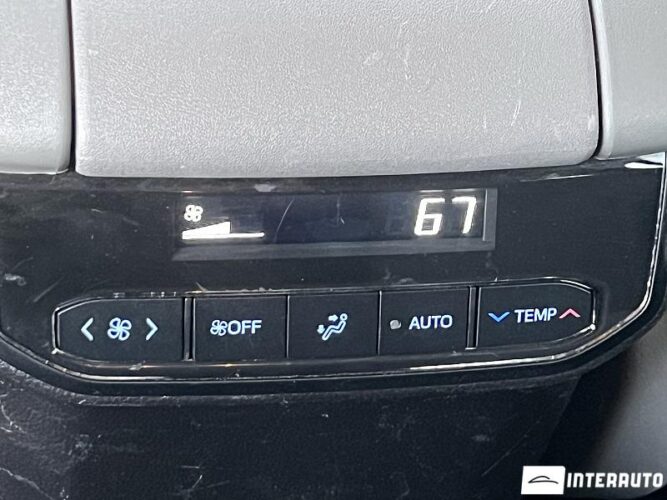 Toyota Highlander 52 interauto-car