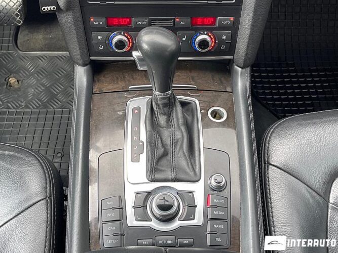 Audi Q7 43 interauto-car