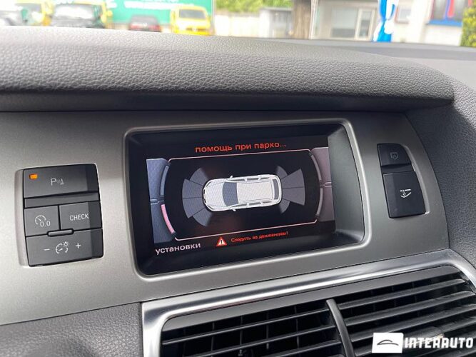 Audi Q7 42 interauto-car