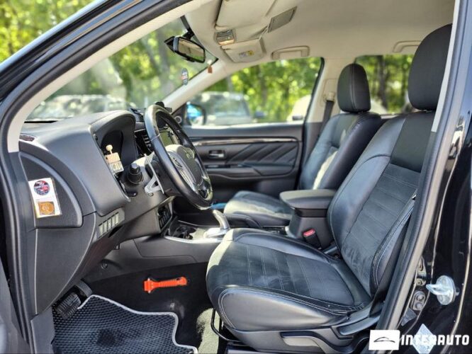 Mitsubishi Outlander 31 interauto-car