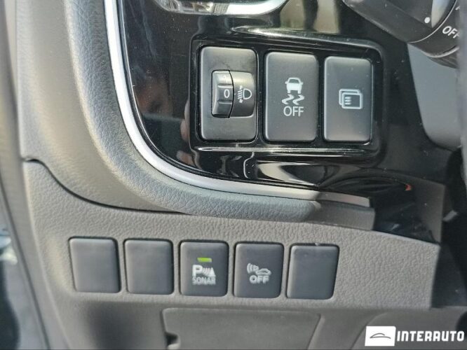 Mitsubishi Outlander 40 interauto-car