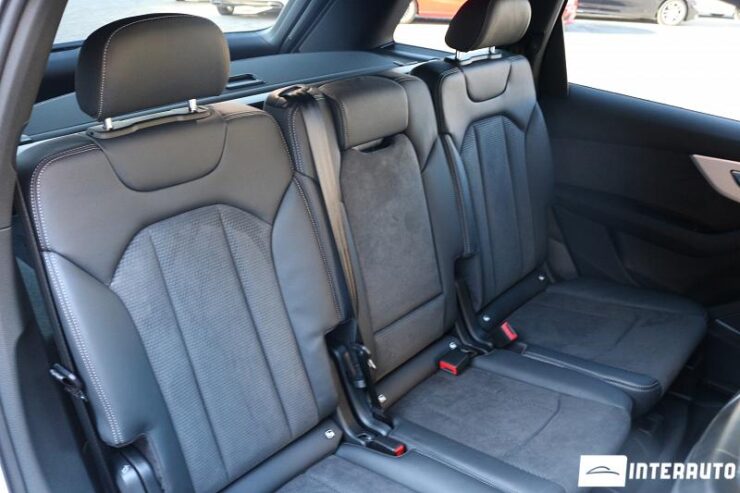 Audi Q7 46 interauto-car