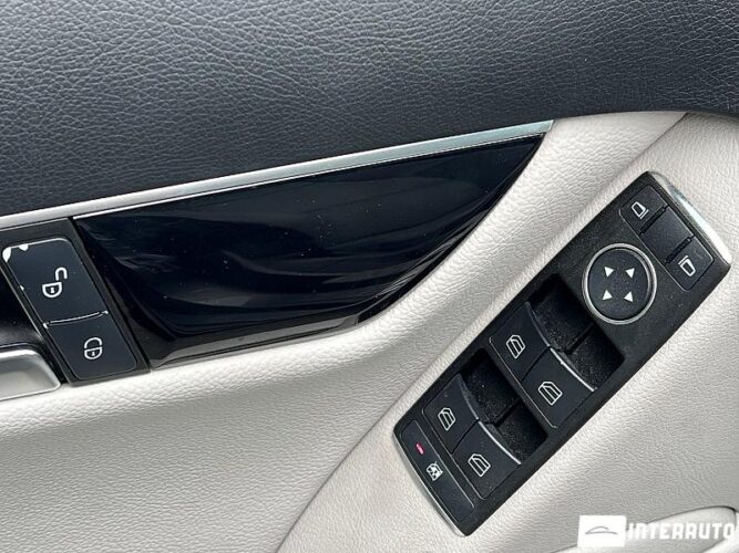 Mercedes C 250 33 interauto-car