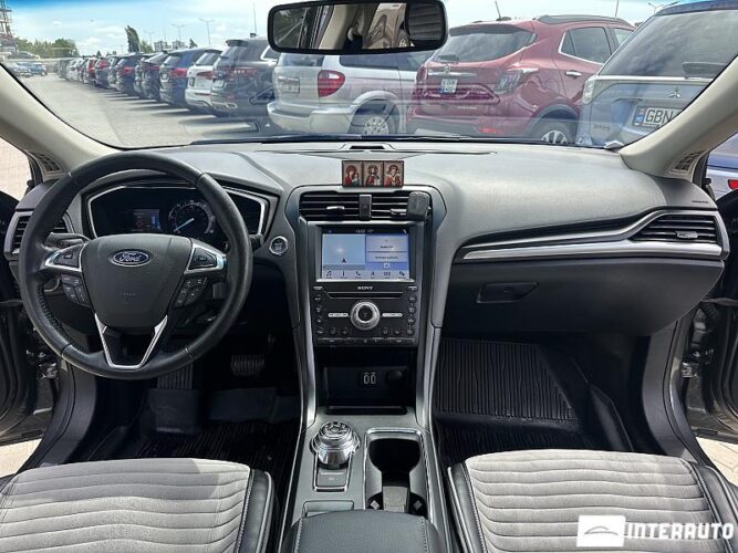 Ford Fusion 39 interauto-car
