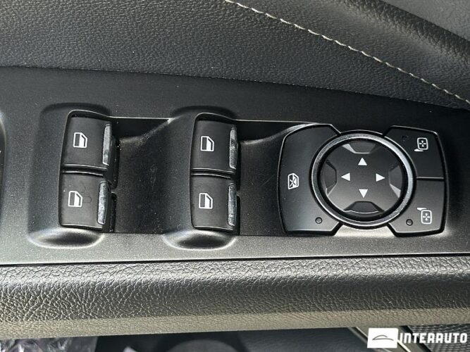 Ford Fusion 52 interauto-car