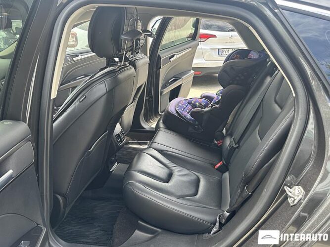 Ford Fusion 46 interauto-car