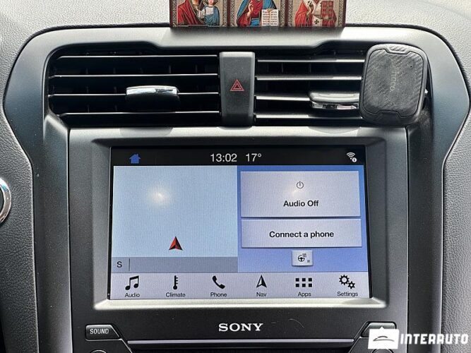 Ford Fusion 42 interauto-car