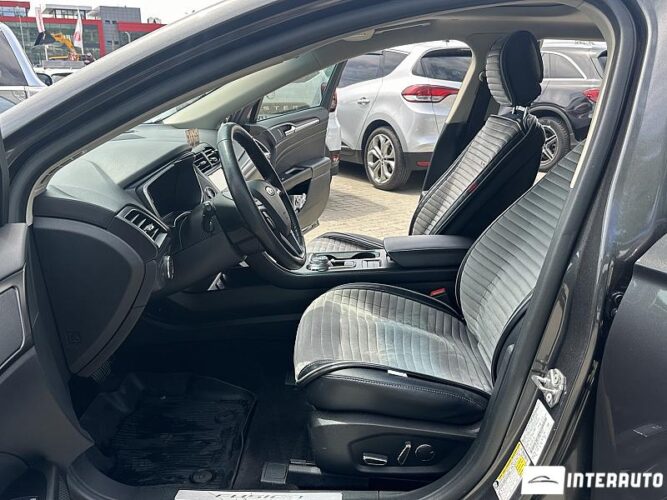Ford Fusion 38 interauto-car