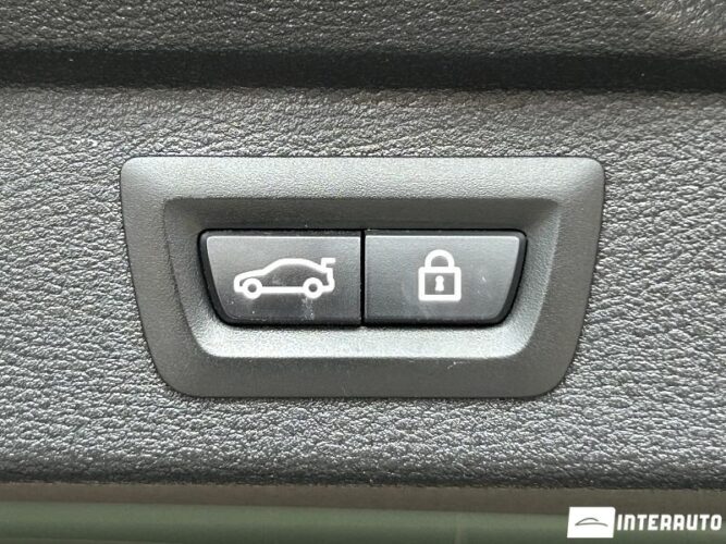 BMW X5 4.0e 54 interauto-car