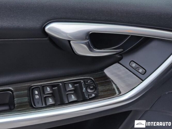 Volvo V 60 42 interauto-car