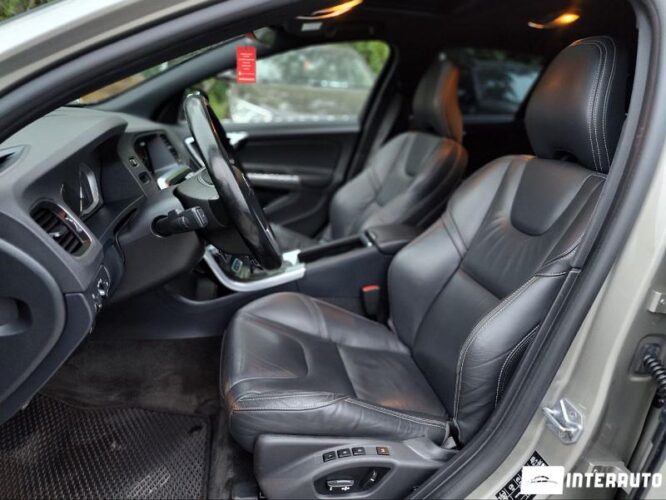 Volvo V 60 32 interauto-car