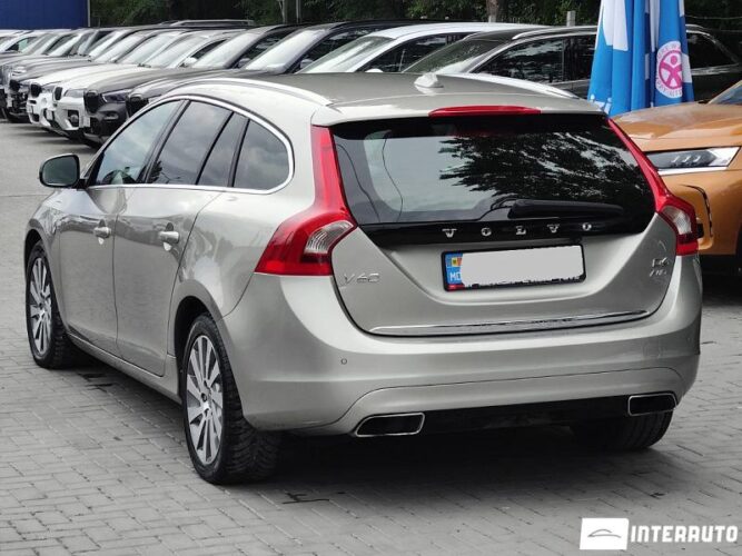Volvo V 60 31 interauto-car