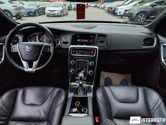 Volvo V 60 33 interauto-car