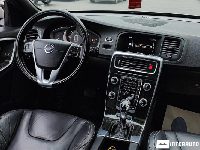 Volvo V 60 37 interauto-car