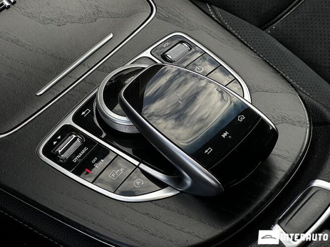 Mercedes E 220 44 interauto-car
