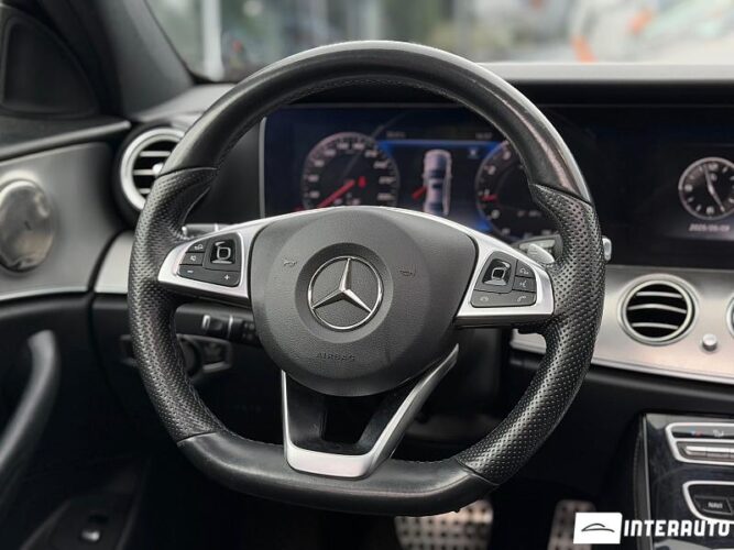 Mercedes E 220 45 interauto-car