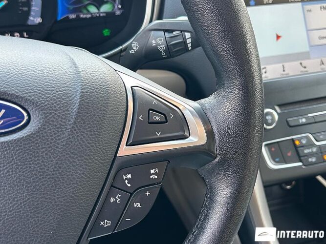 Ford Fusion 38 interauto-car