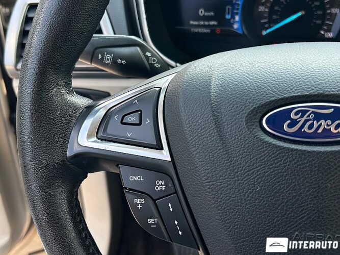 Ford Fusion 37 interauto-car