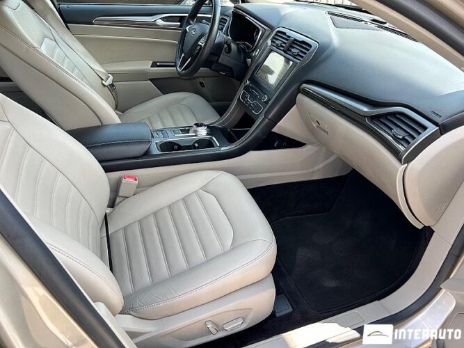 Ford Fusion 43 interauto-car