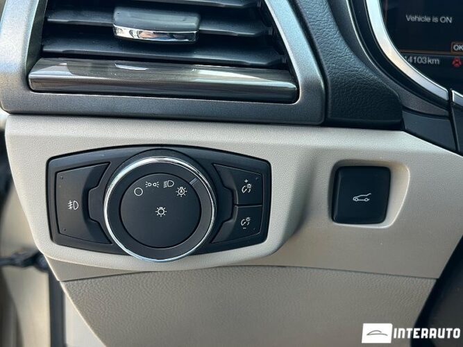 Ford Fusion 36 interauto-car