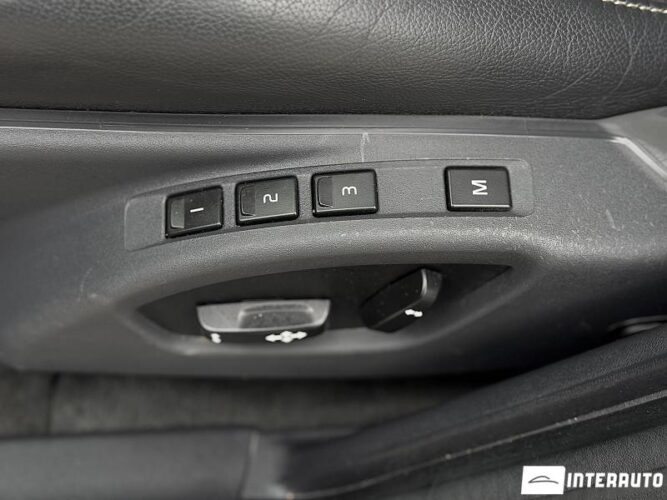 Volvo V 60 38 interauto-car