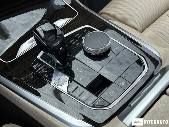 BMW X5 4.0i 45 interauto-car