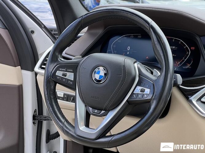 BMW X5 4.0i 40 interauto-car