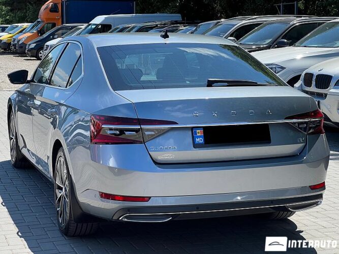 Skoda Superb 37 interauto-car