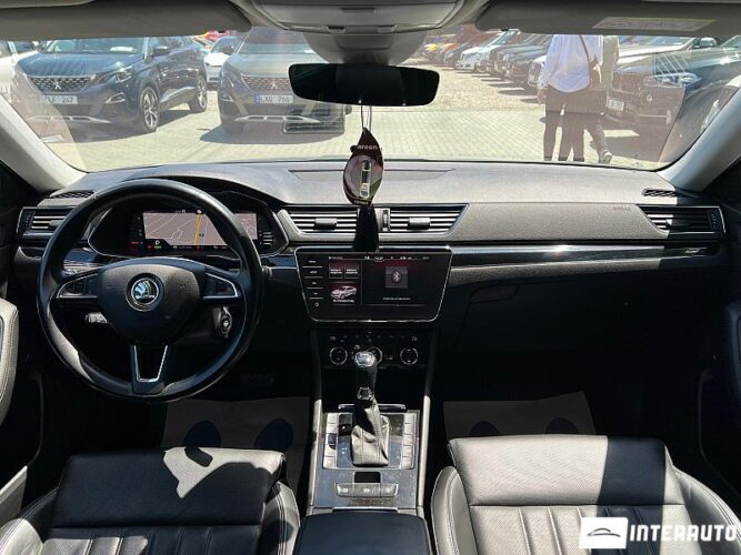 Skoda Superb 43 interauto-car